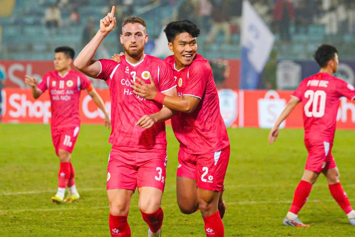 CAHN thắng Tampines Rovers 6-1 trong ngày chia tay giải Đông Nam Á