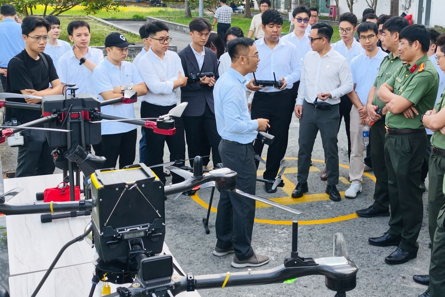 Công an TPHCM khảo sát ứng dụng drone phục vụ công tác bảo đảm an ninh, trật tự