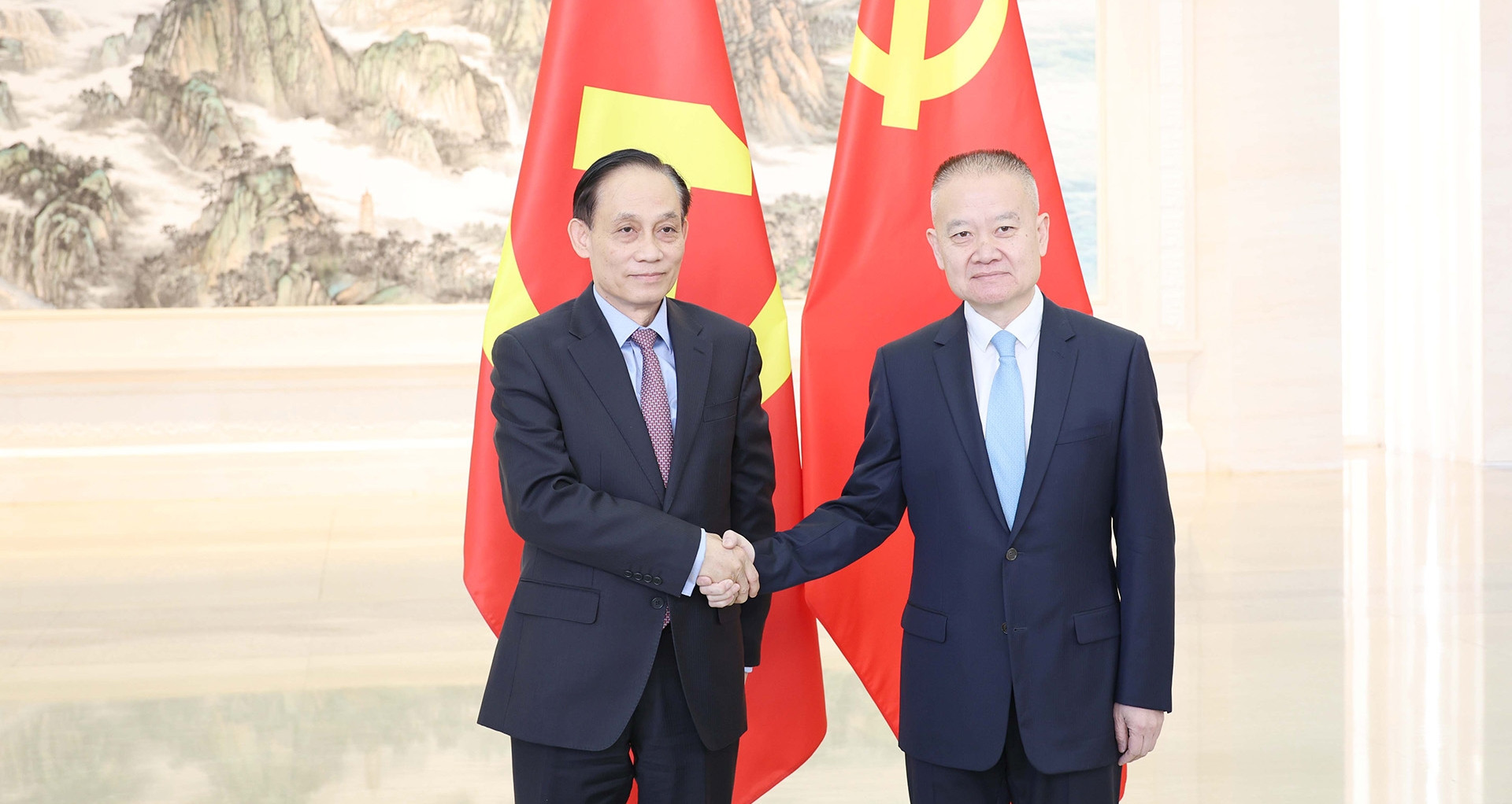 Đặc phái viên của Tổng Bí thư thăm Trung Quốc