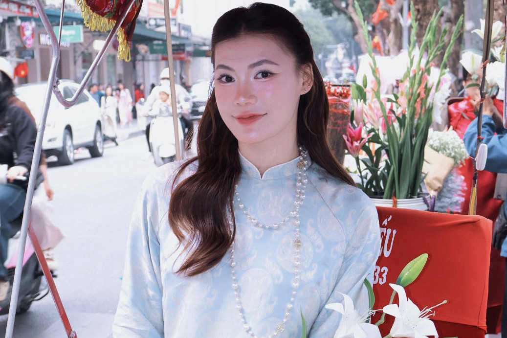 'Hotgirl' bóng chuyền Việt Nam Yến Nhi khoe sắc đón Tết