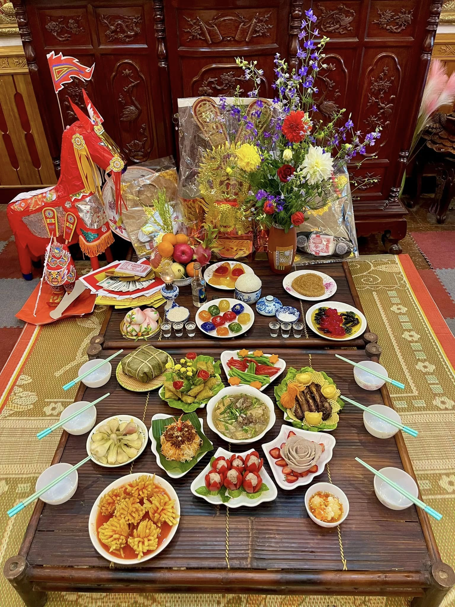 mâm cúng tất niên hương giang.jpg