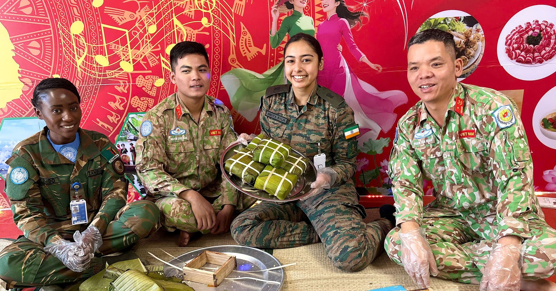 'Ngoại giao bánh chưng' của chiến sĩ mũ nồi xanh Việt Nam tại châu Phi