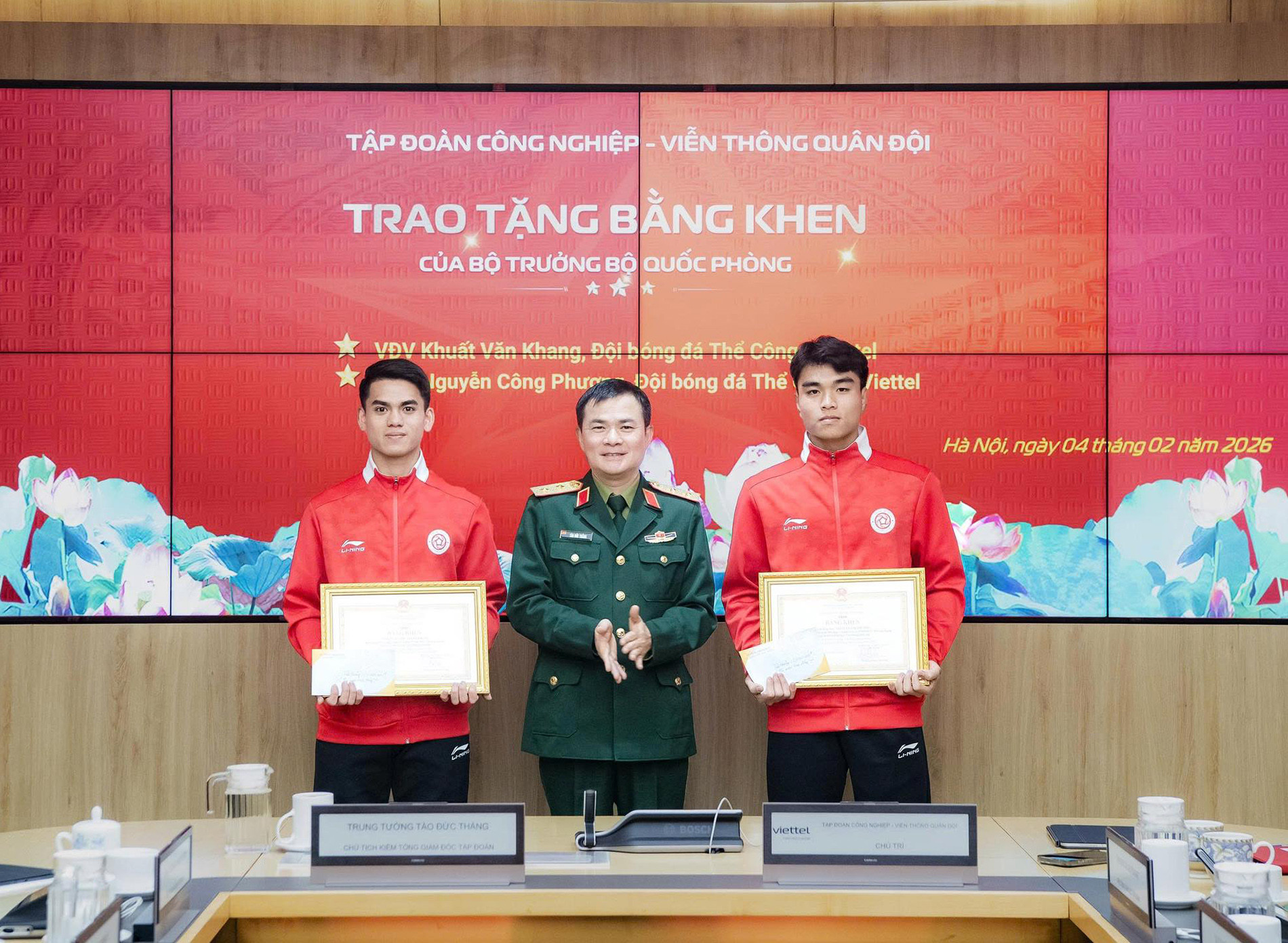 the cong viettel.jpg