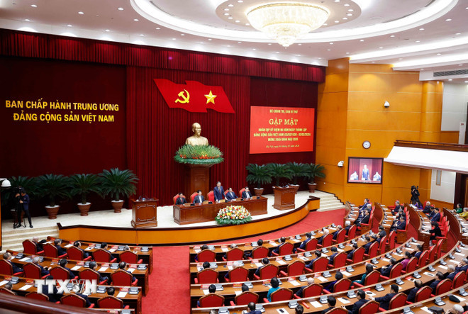 ttxvn-bo-chinh-tri-ban-bi-thu-to-chuc-gap-mat-cac-dong-chi-nguyen-uy-vien-ban-chap-hanh-trung-uong-dang-cac-khoa-8572400-2.jpg