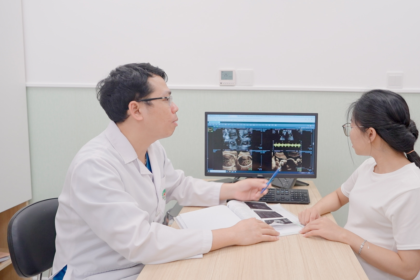 Bệnh viện Từ Dũ thành công phẫu thuật bóc tách khối u xơ tử cung "khổng lồ"