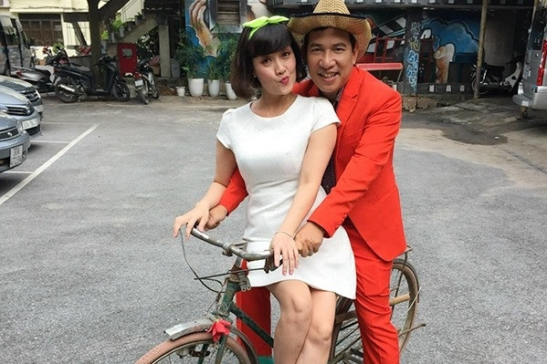 Vân Dung gặp Quang Thắng vồ vập hỏi: 'Sao gầy nhanh thế, có bệnh gì không?'