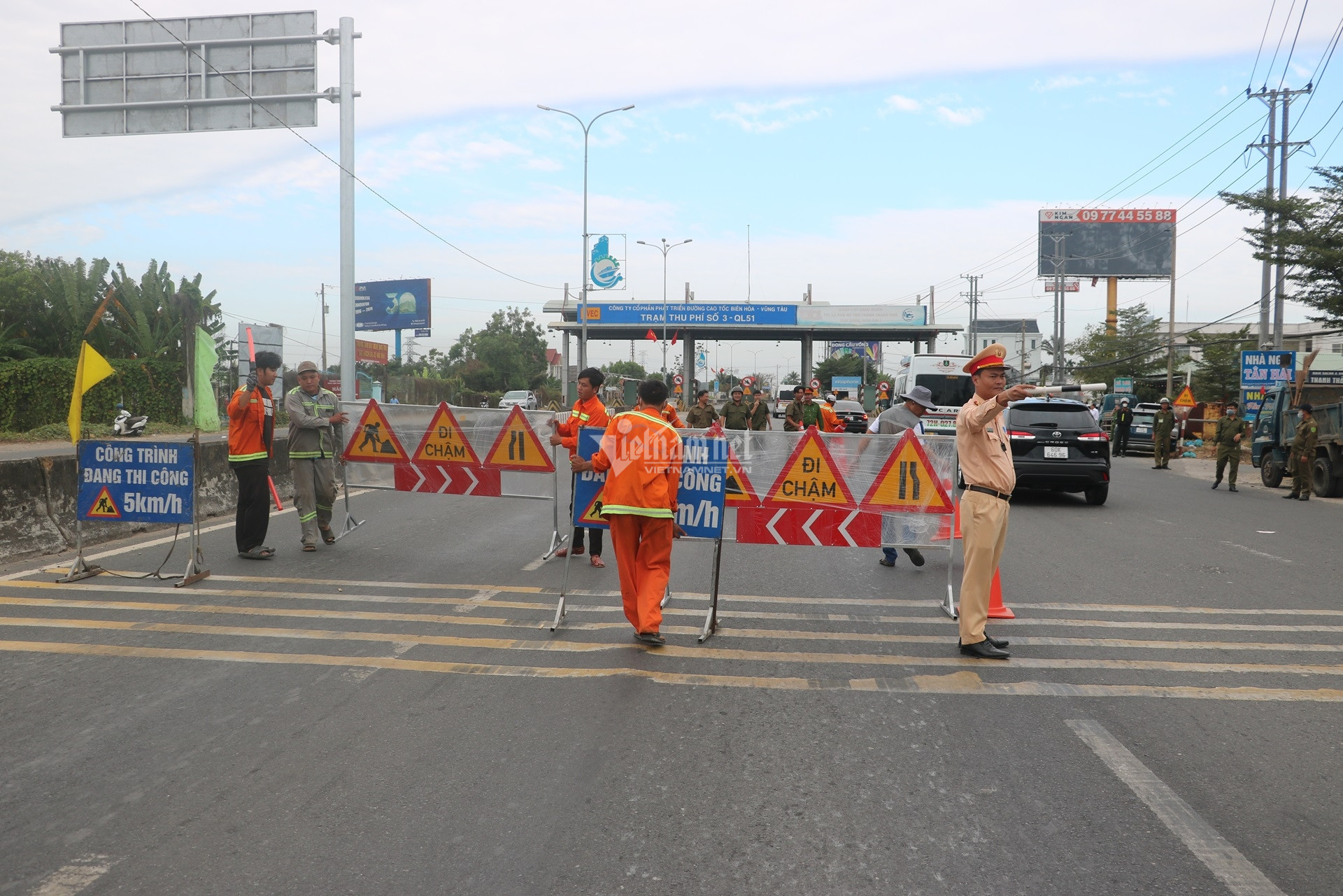 W-tháo dỡ trạm thu phí trên quốc lộ 51, trạm thu phí t3..JPG.jpg