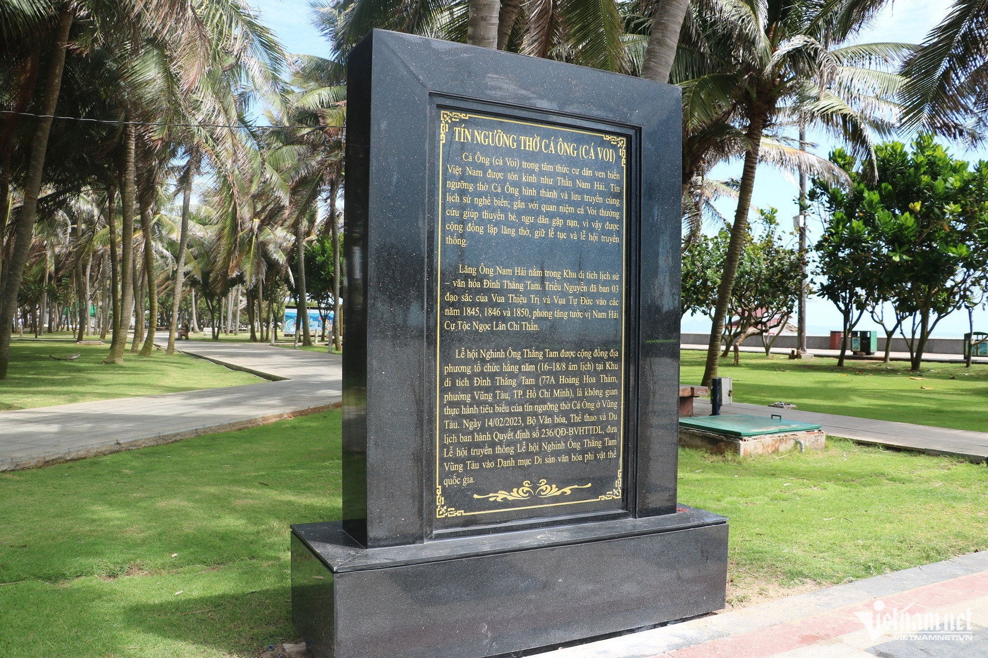 W-tượng cá ông bằng đồng nặng 50 tấn ở vũng tàu.5.JPG.jpg