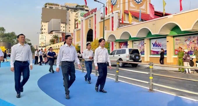 Bí thư TPHCM thị sát việc chỉnh trang chợ Bến Thành, Hồ Con Rùa