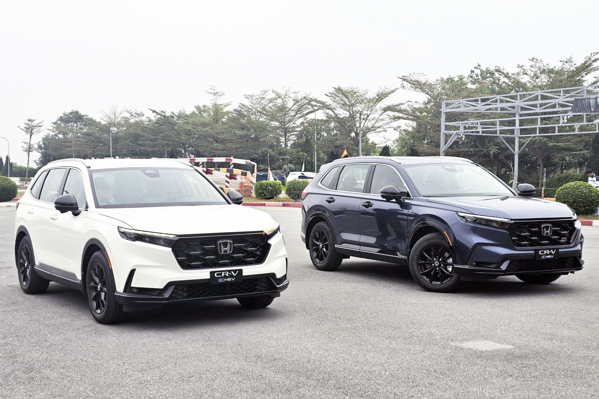 Chuyển sang lắp ráp trong nước, giá xe Honda CR-V hybrid chỉ giảm 9 triệu