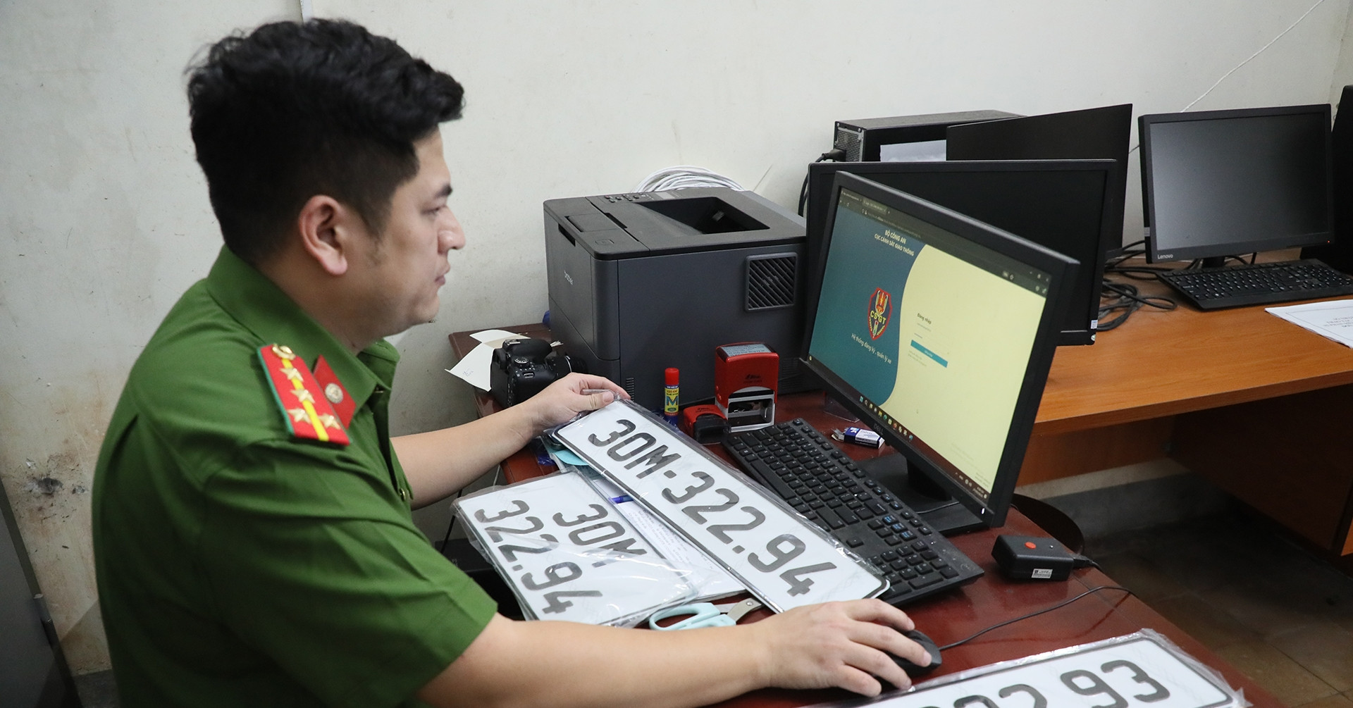 Đã bán xe từ lâu mà chưa sang tên, người dân có thể khai báo trên VNeTraffic