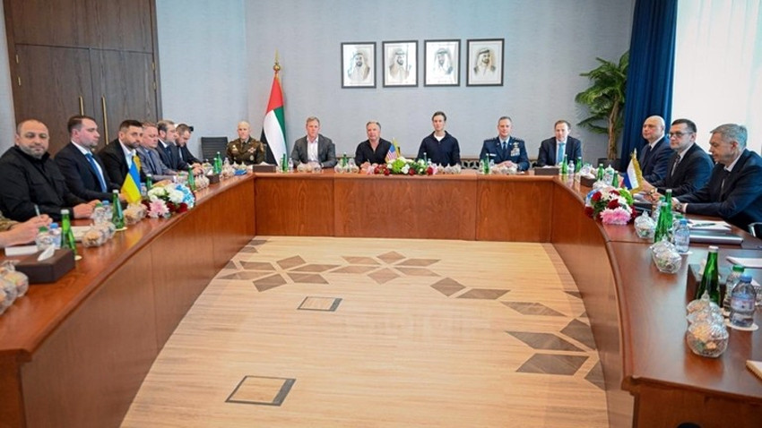 dam phan 3 ben Sputnik.jpg