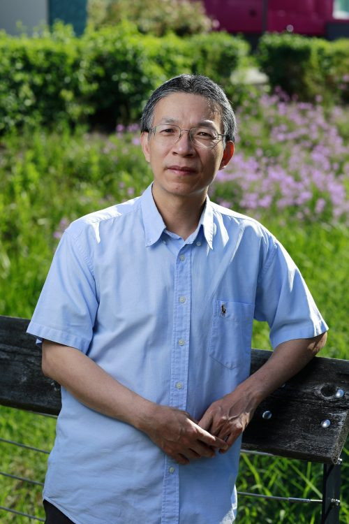 Giáo sư Jie Liang.jpg