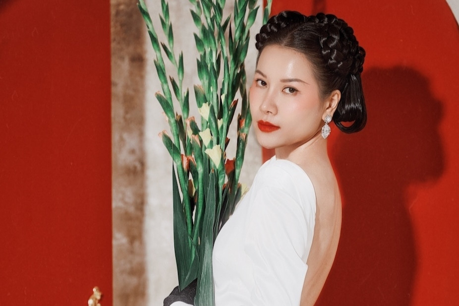 Sao mai Quỳnh Anh ra đĩa than mừng xuân, NSND Quốc Hưng toả sáng với 'Đất nước hôm nay'