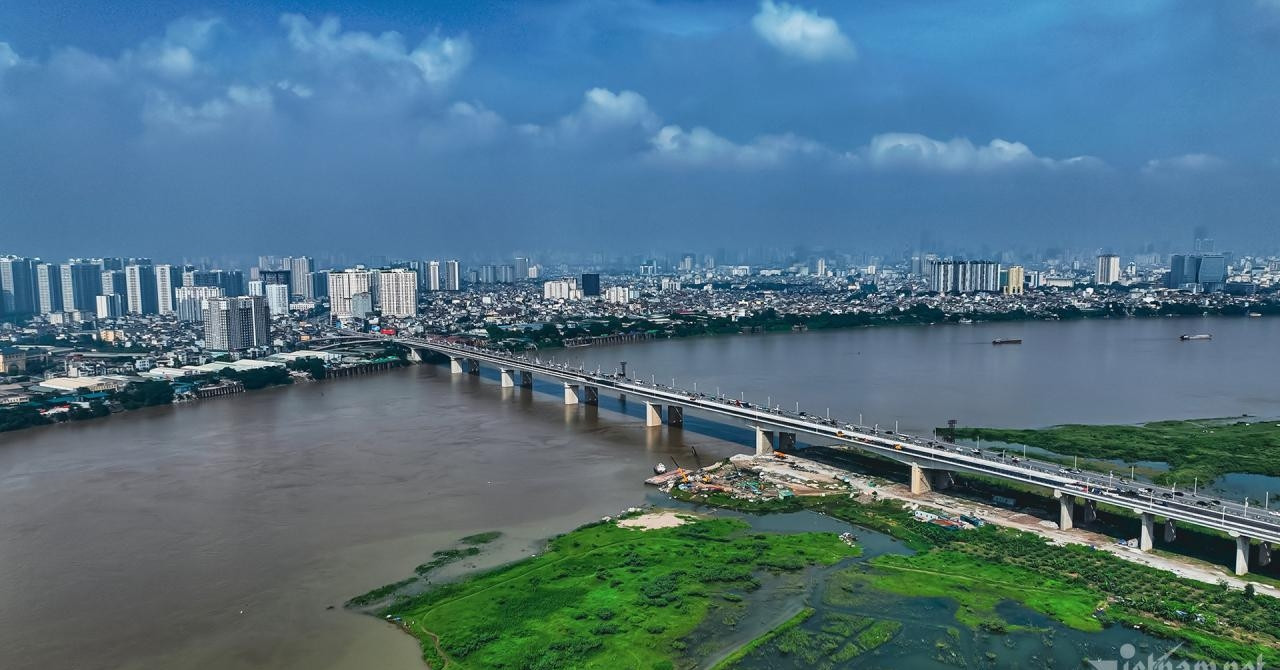 Phát hiện thi thể người đàn ông nổi trên sông ở Hà Nội