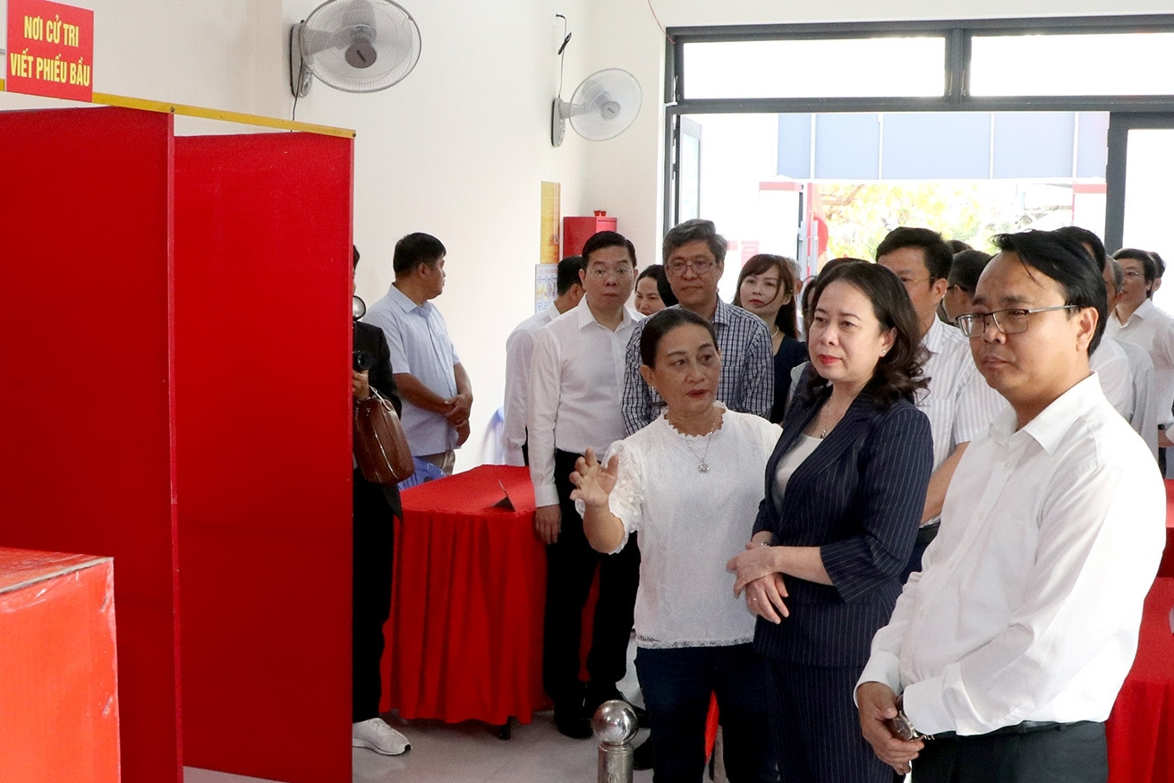 Phó Chủ tịch nước Võ Thị Ánh Xuân kiểm tra công tác chuẩn bị bầu cử tại Lâm Đồng