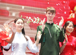 sinh viên chơi Tết (1).JPG