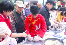 sinh viên chơi Tết (12).JPG