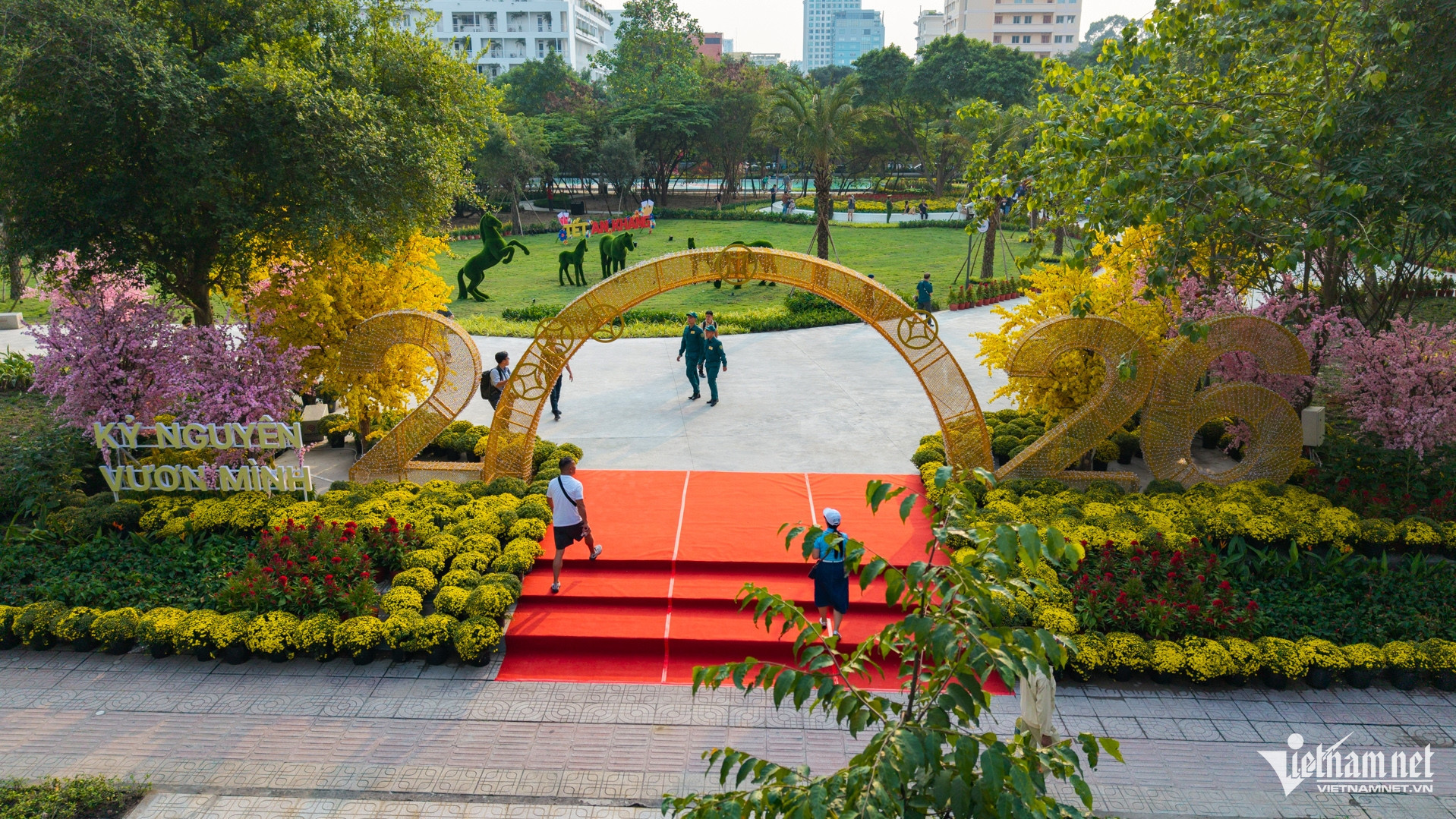 w khai truong khu dat vang tuan hung 61 1393.jpg