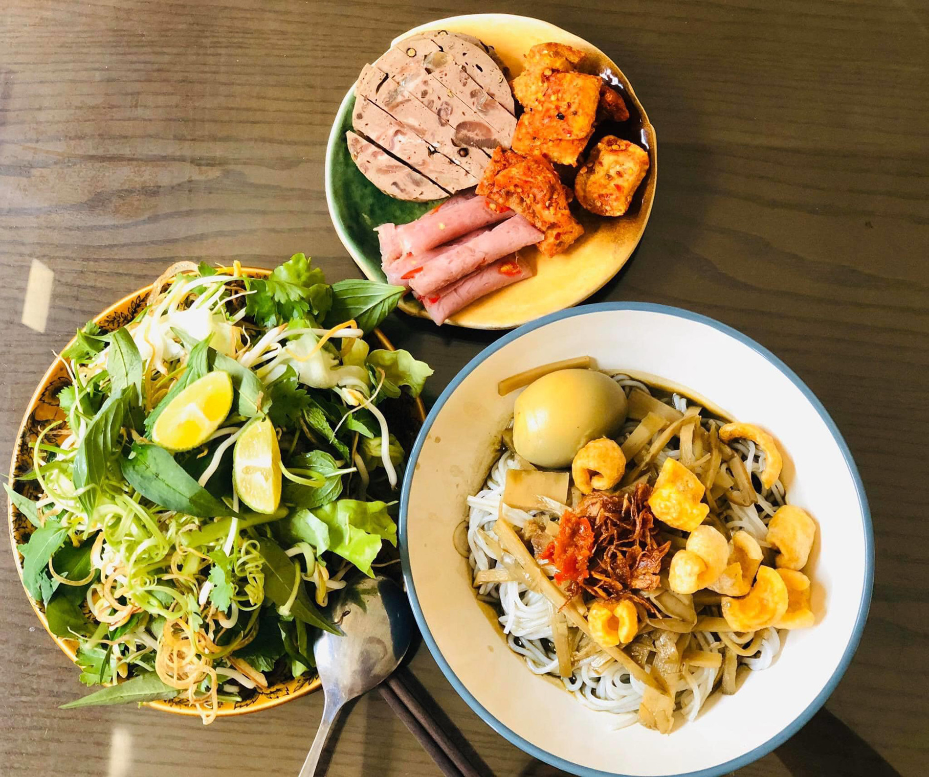 bun cua chi 86256.jpg