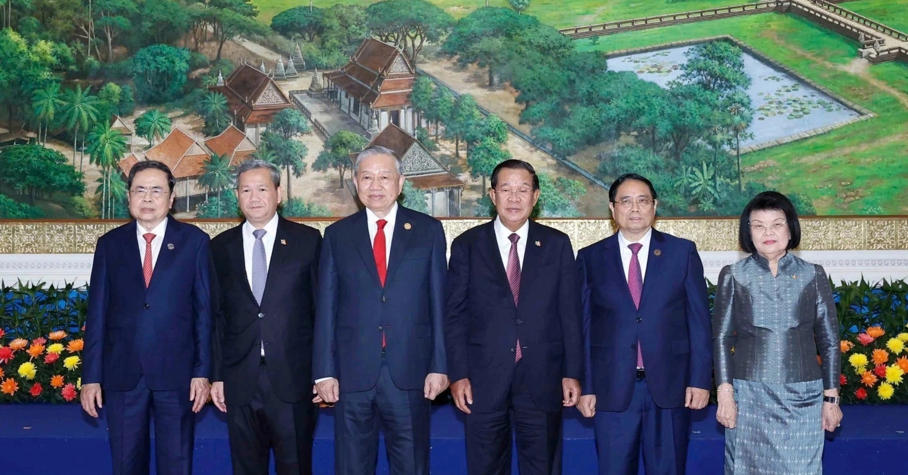 Cuộc gặp giữa Bộ Chính trị Việt Nam và Ban Thường vụ Đảng Nhân dân Campuchia