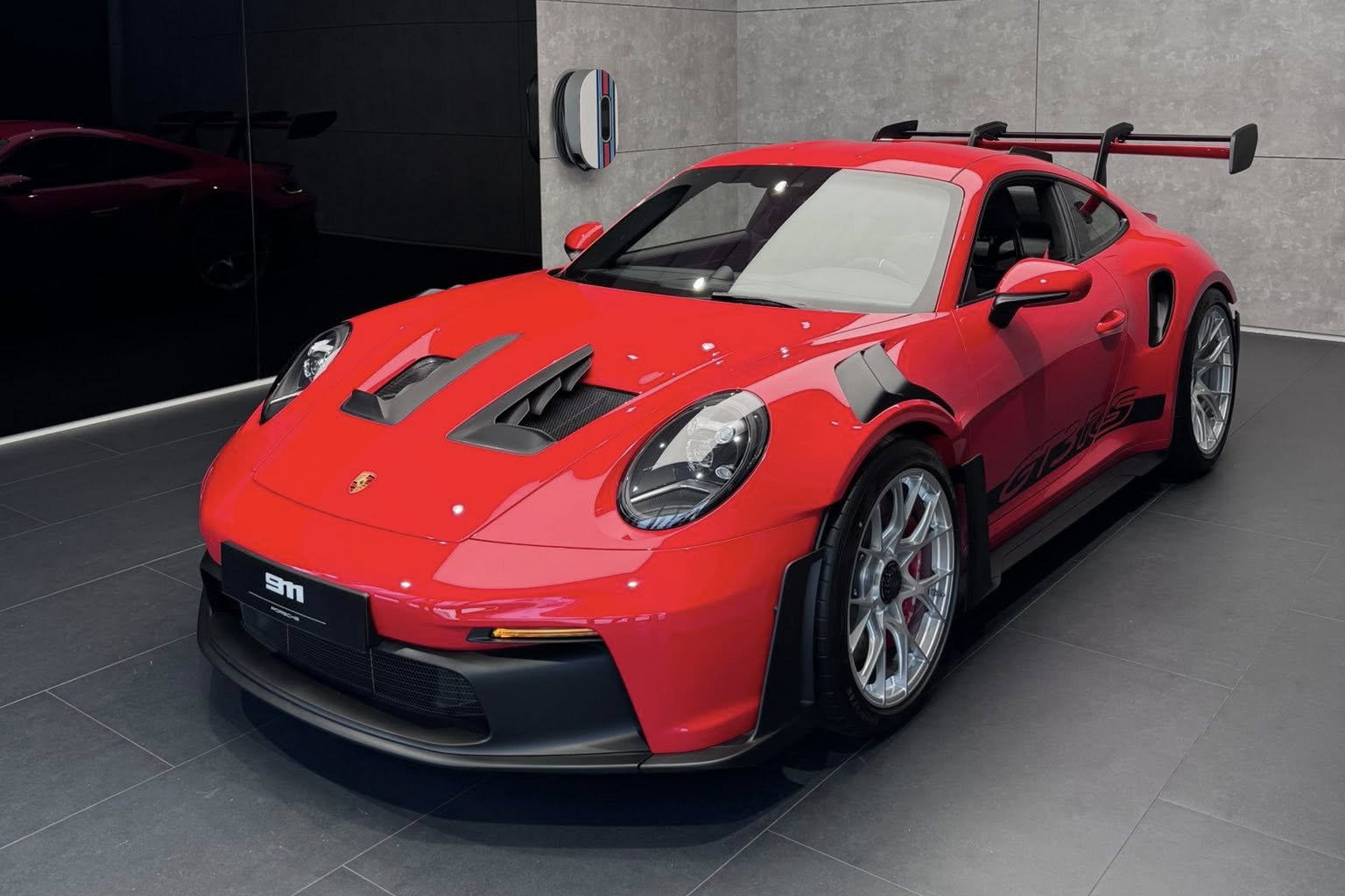 Đại gia 9x Hà Nội chi hơn 20 tỷ mua xe thể thao Porsche 911 GT3 RS