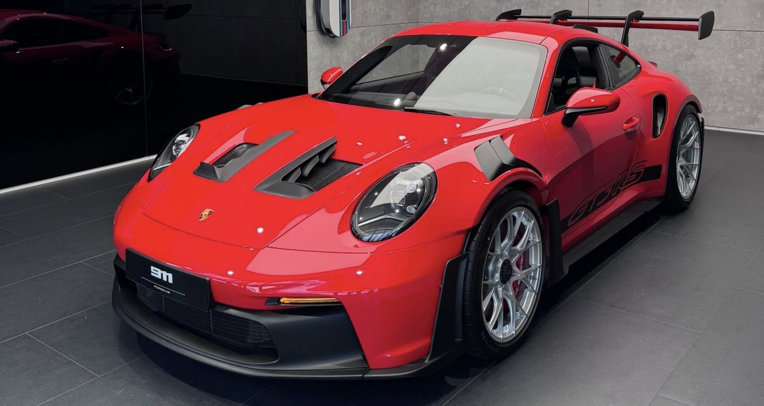 Đại gia 9x Hà Nội chi hơn 20 tỷ mua xe thể thao Porsche 911 GT3 RS