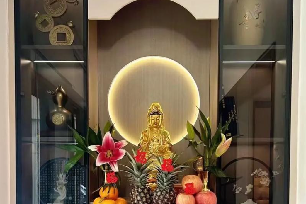 Đặt bàn thờ sai hướng: Những lỗi phong thủy nhiều gia đình mắc phải