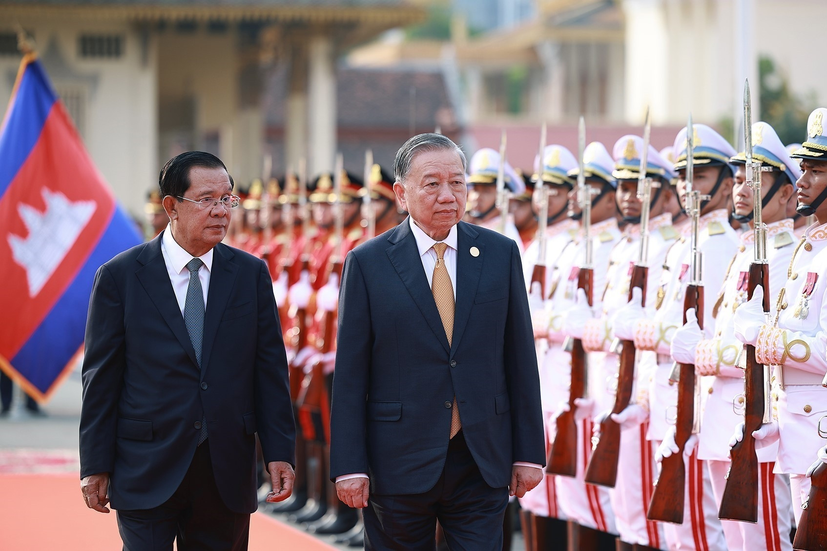 Lễ đón trọng thể Tổng Bí thư Tô Lâm tại Campuchia