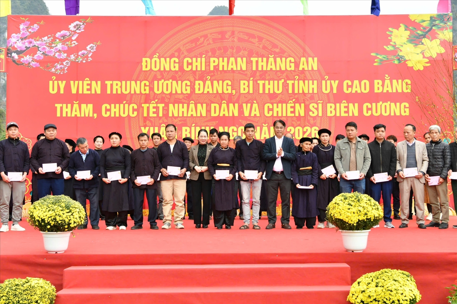 Tạo điều kiện để nhân dân vui Xuân, đón Tết an toàn, đầm ấm