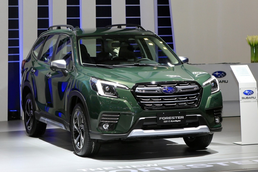 Tồn nhiều xe gầm cao đời cũ, hãng giảm giá 'mạnh tay' dịp giáp Tết