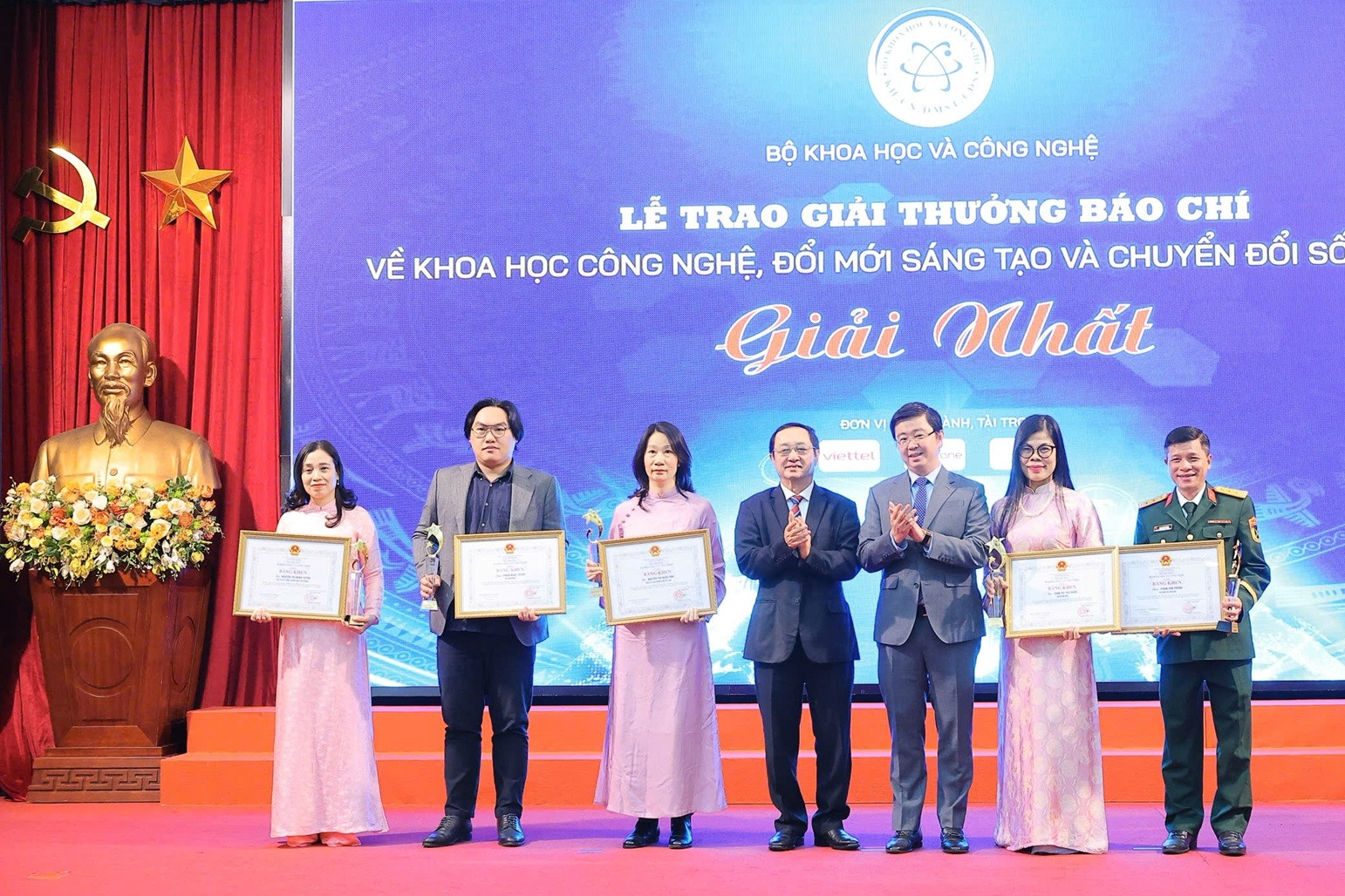 Trao giải báo chí về khoa học công nghệ và đổi mới sáng tạo năm 2025