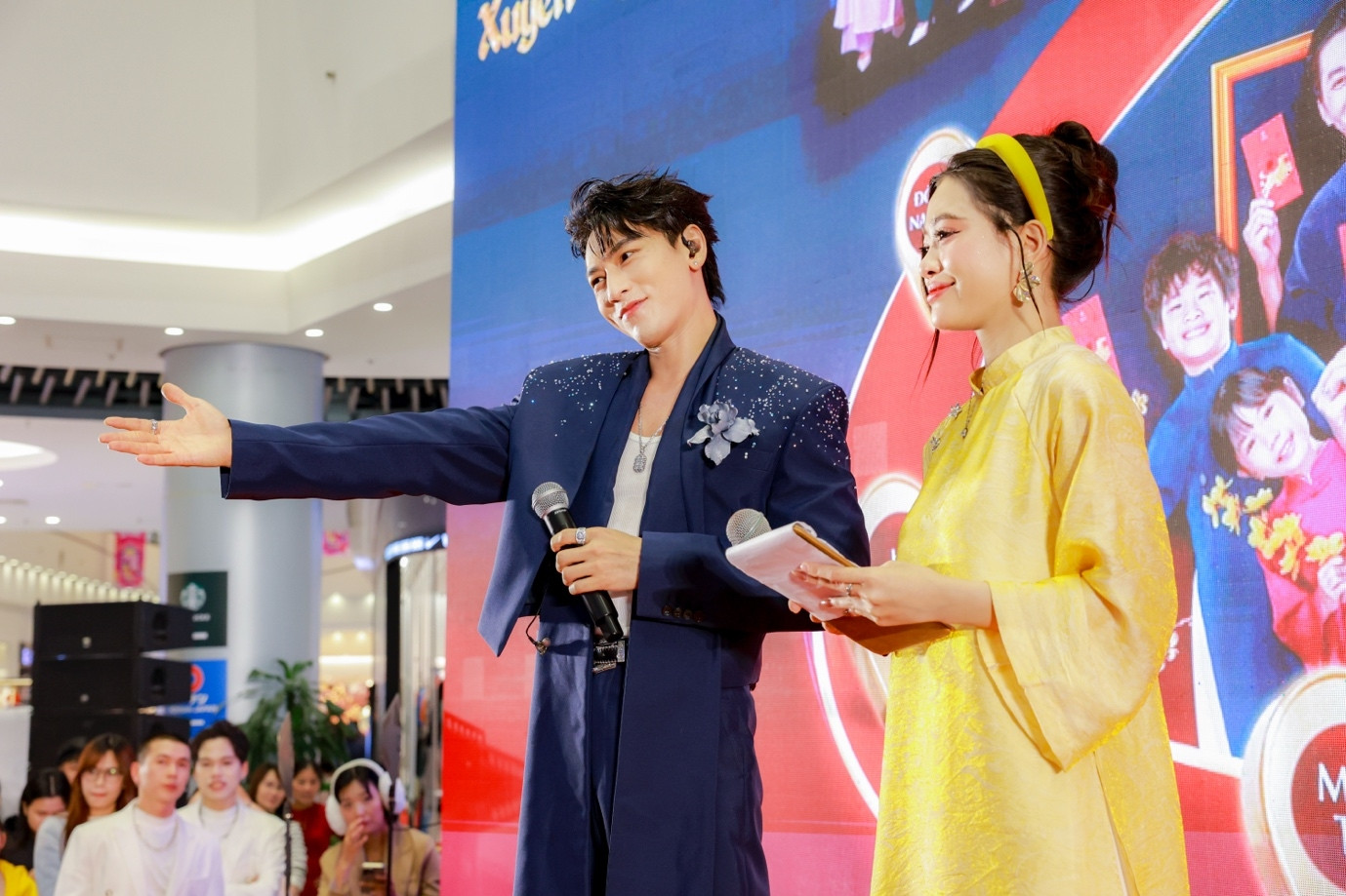 Vui Tết cùng Isaac, Bùi Công Nam tại chuỗi Tọa độ Tích lộc xuyên Việt PNJ