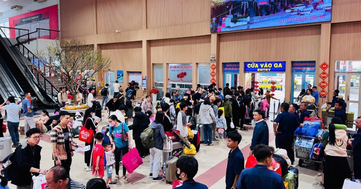 60 hành khách trễ tàu vì kẹt xe cận Tết, ga Sài Gòn phát thông báo khẩn