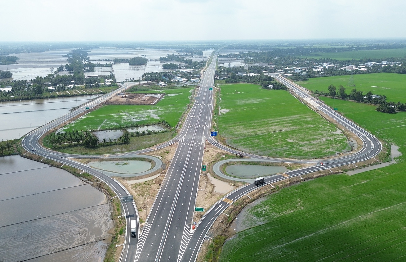 Cao tốc Cần Thơ – Cà Mau rút ngắn hành trình, mở không gian phát triển miền Tây