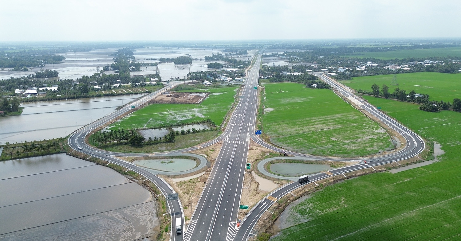 Cao tốc Cần Thơ – Cà Mau rút ngắn hành trình, mở không gian phát triển miền Tây