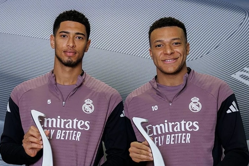 Dàn sao Real Madrid chất vấn Arbeloa, Bellingham ‘cãi’ khỏe nhất