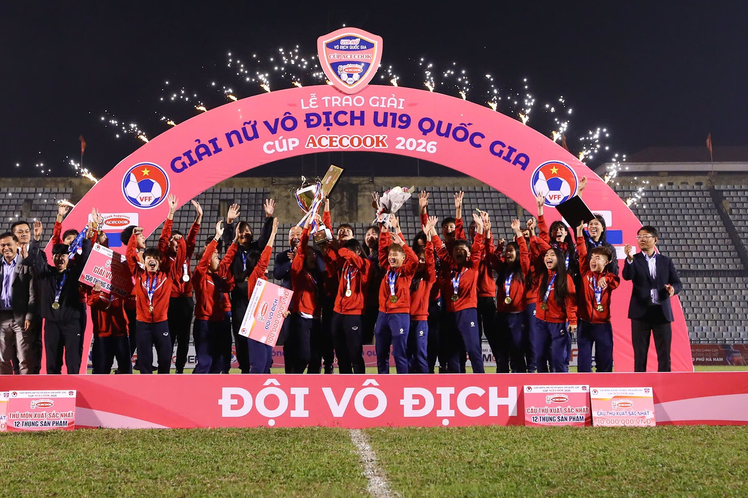 Hà Nam nâng cao Cúp vô địch giải U19 nữ Quốc gia 2026