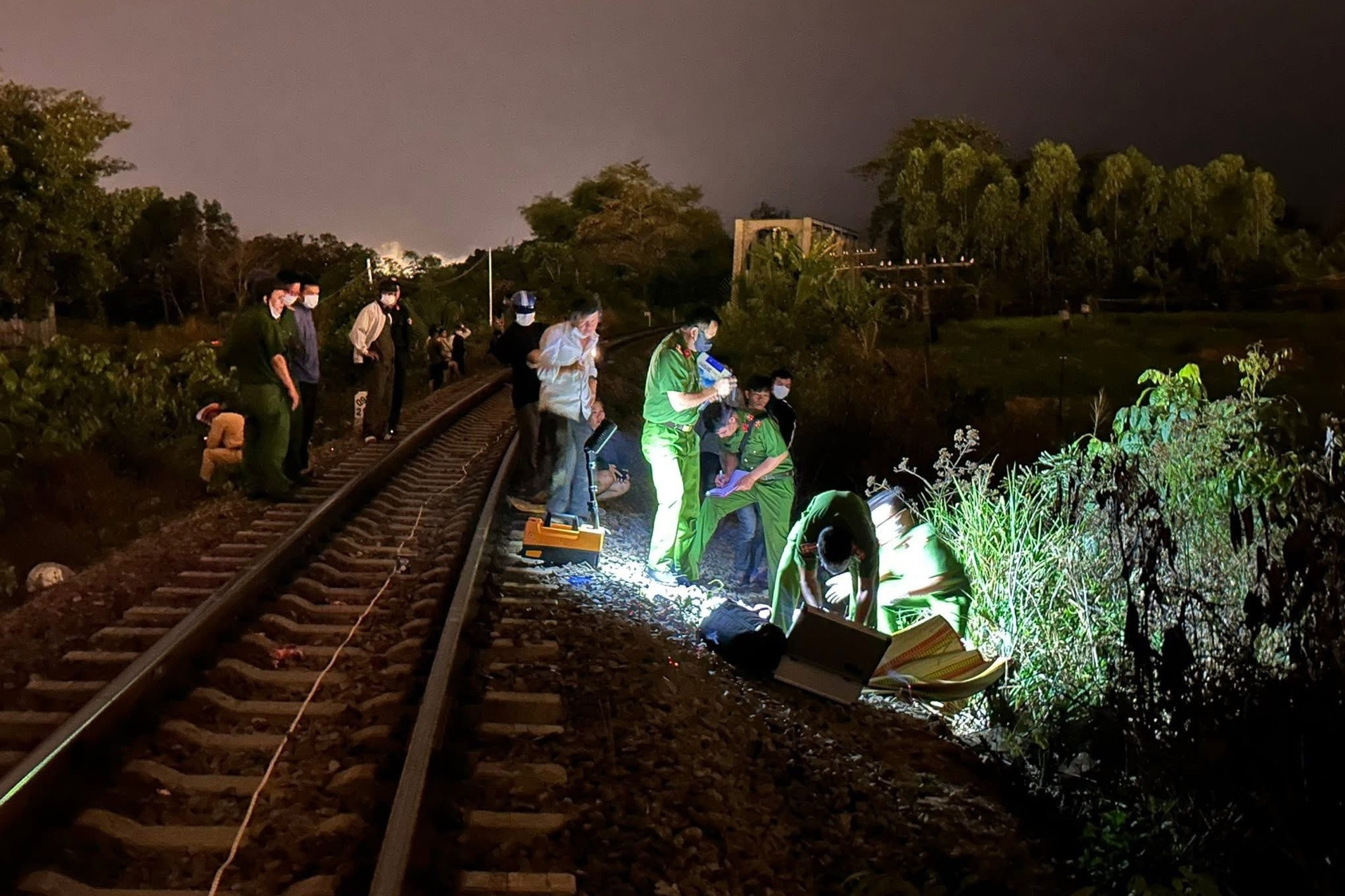 Người đàn ông bị tàu hỏa tông tử vong lúc rạng sáng