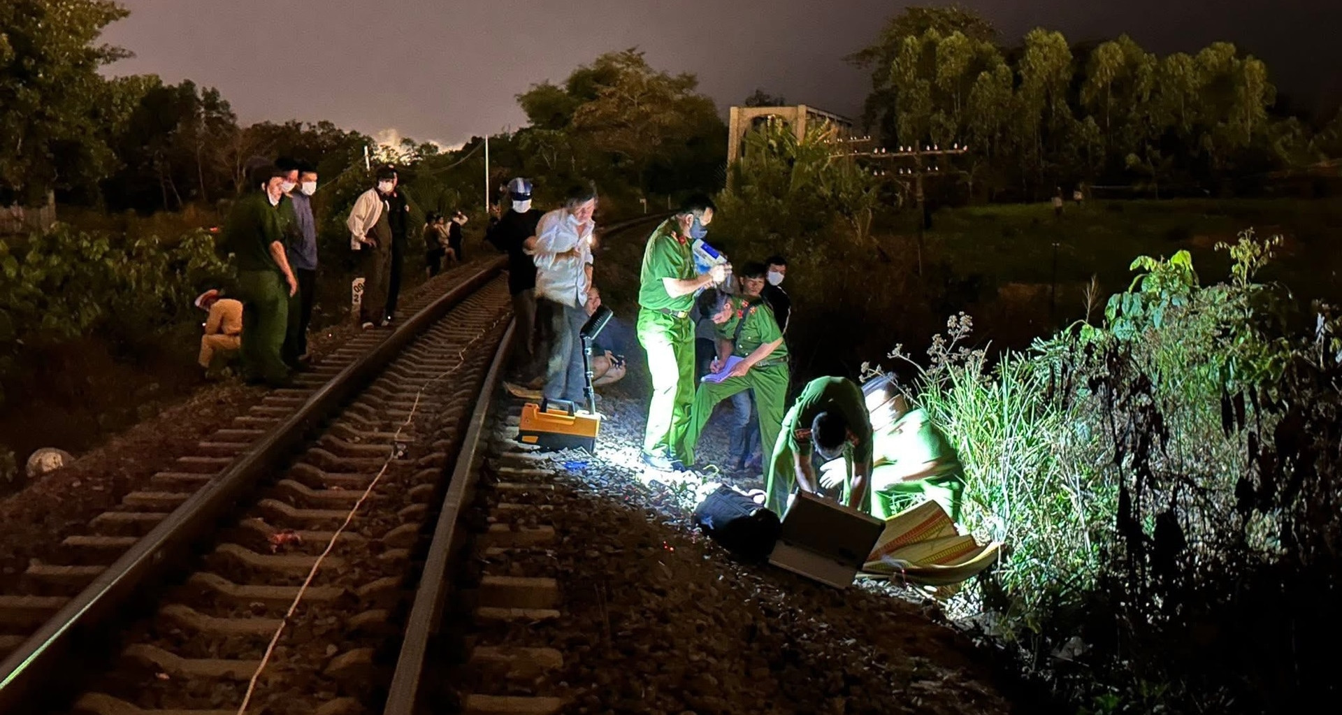 Người đàn ông bị tàu hỏa tông tử vong lúc rạng sáng