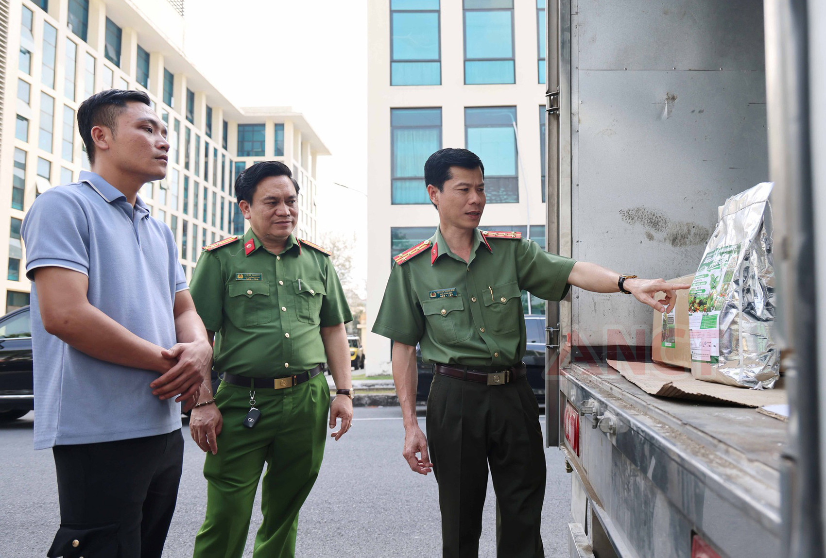 Phân bón giả 2.jpg