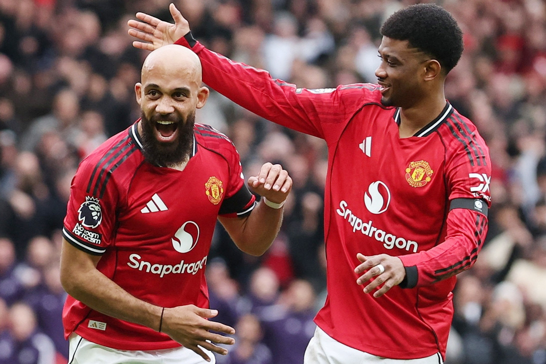 Chơi hơn người, MU dễ dàng thổi bay Tottenham