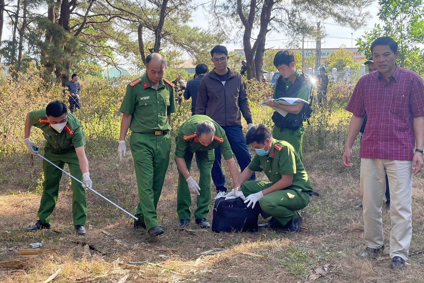 Dùng nhiều chiêu xóa dấu vết, nhóm cướp ngân hàng ở Gia Lai vẫn bị lật tẩy