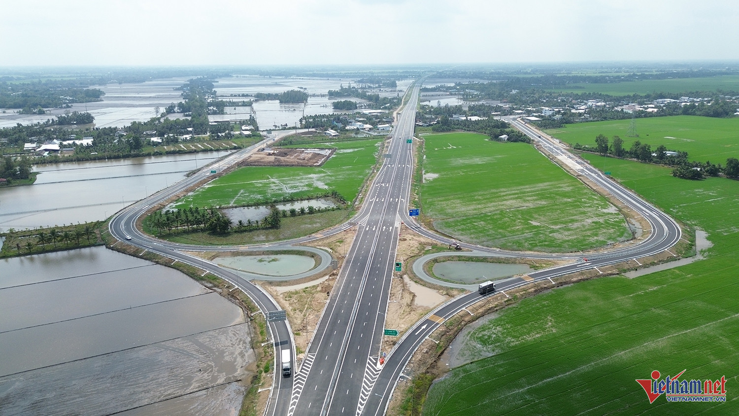 Nút giao IC5 giữa cao tốc Cần Thơ – Hậu Giang và quốc lộ 61C