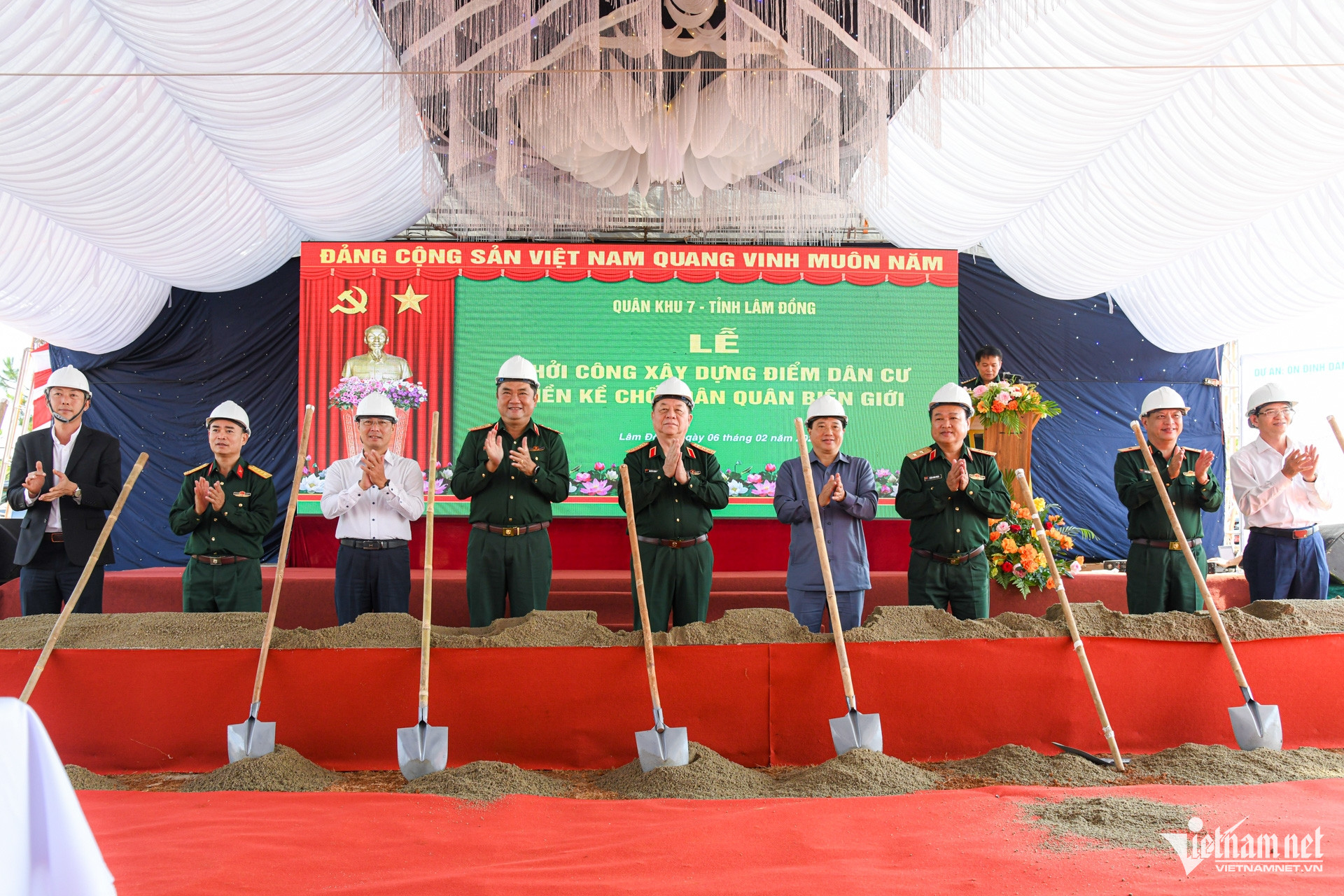 W-đồng bào lâm đồng.jpg