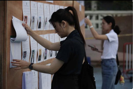 Cử tri Thái Lan tại một điểm bỏ phiếu ở Bangkok. Ảnh: Bangkok Post