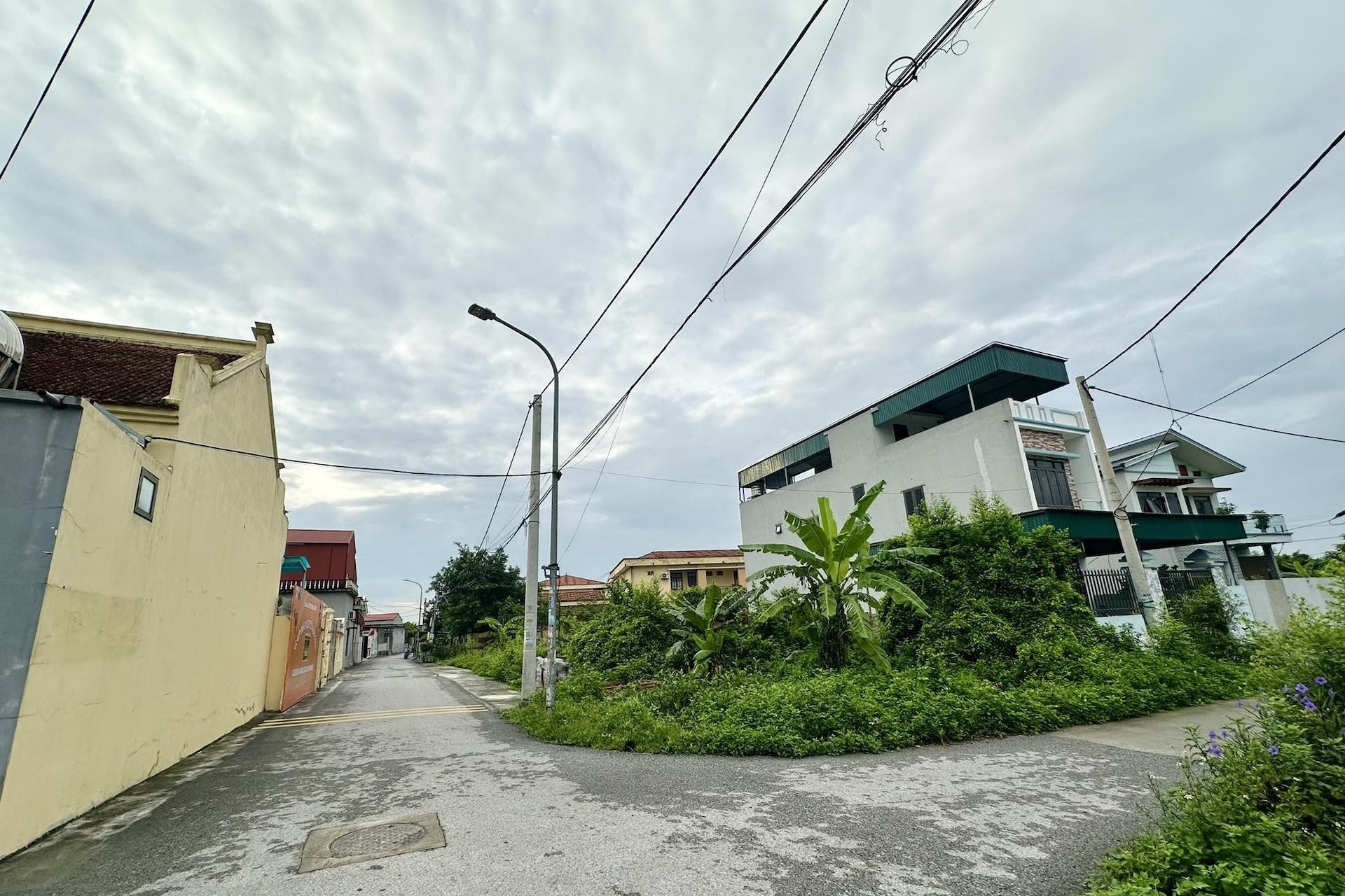 Đất giao từ 1989, làm sổ đỏ đất ở vượt diện tích: Tính tiền sử dụng đất thế nào?