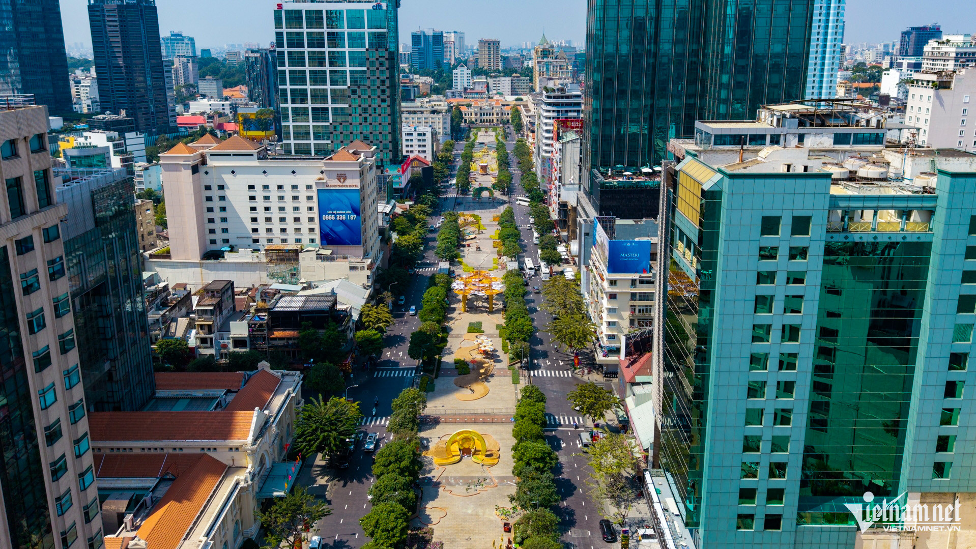 duong hoa pho di bo nguyen hue 10 tuan hung 4 1282.jpg