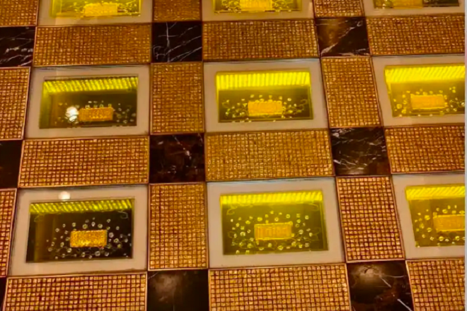 Giá vàng tăng cao, khách sạn cạy vàng ở sàn mang bán, thu 332 tỷ đồng