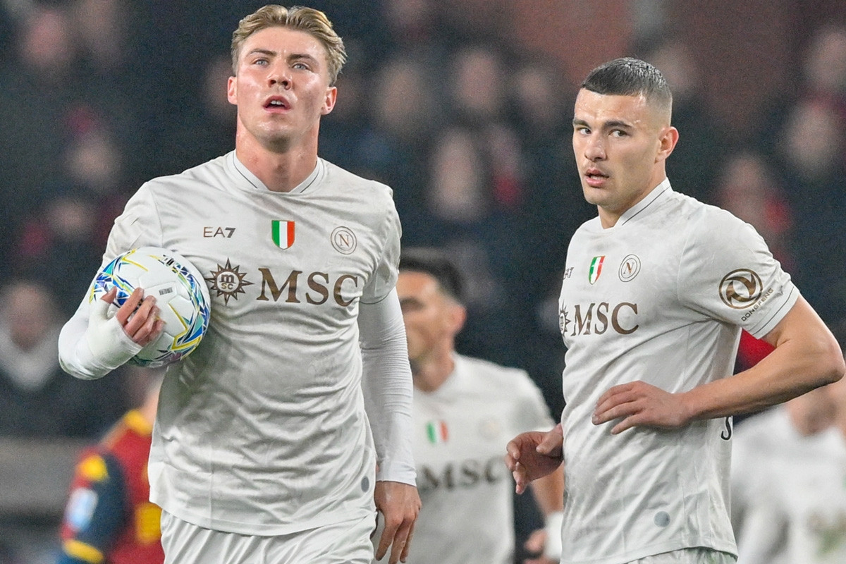 Hojlund và McTominay giúp Napoli thắng không tưởng